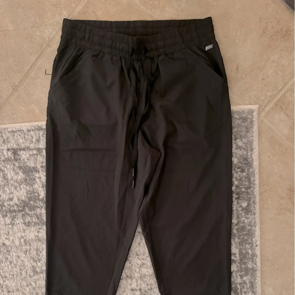 Amazon Joggers - Picture 1 of 5